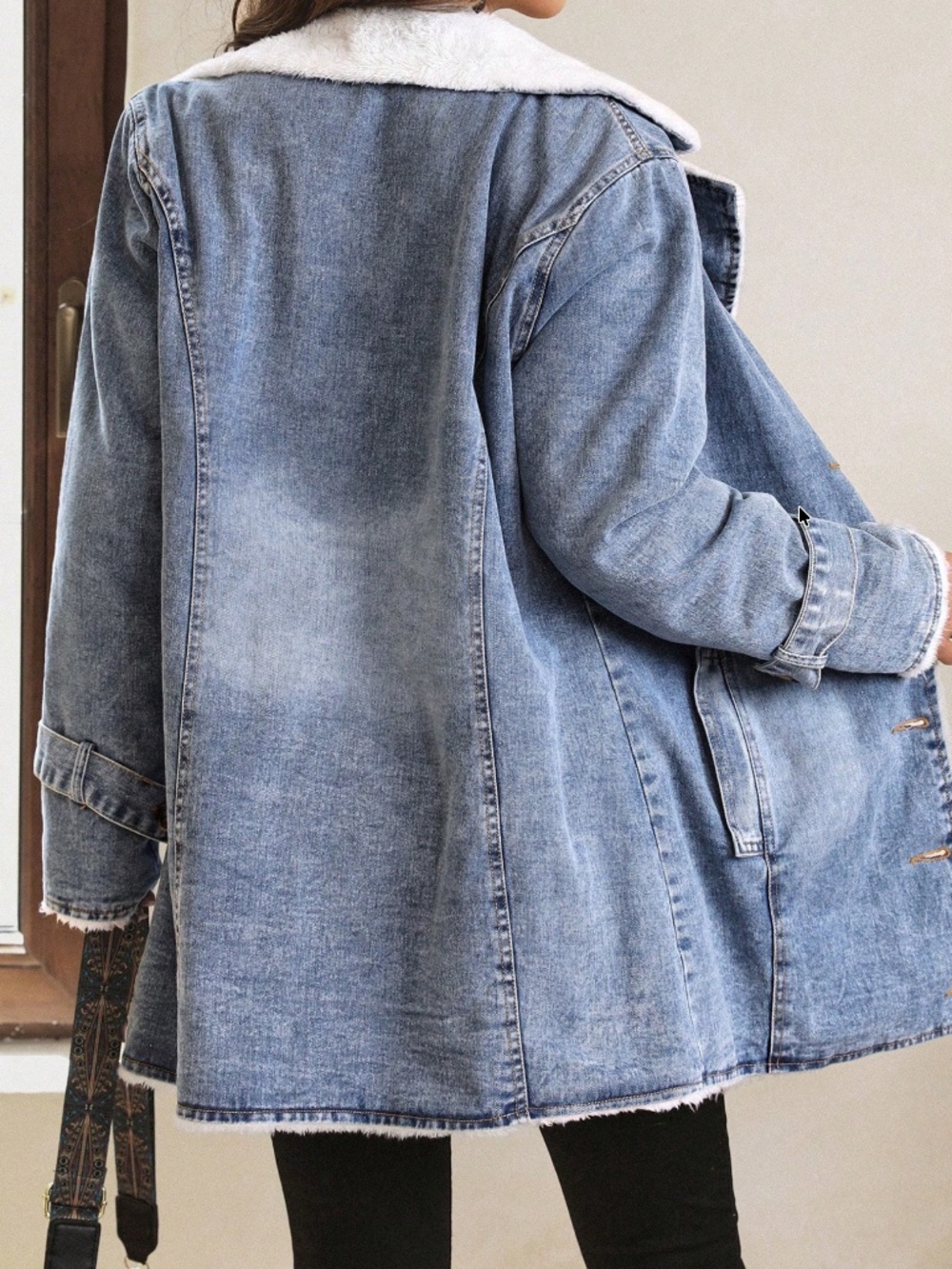 Western Light Wash Teddy Lined Pockets Button Down Denim Jacket - Picture 4 of 5